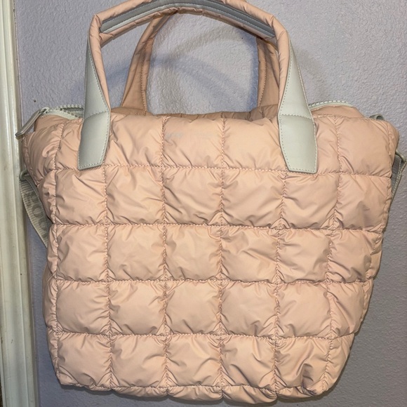 Vee Collective Berlin Large Quilted Porter Basque Matte Pink Tote Bag NWOT. - Picture 2 of 4